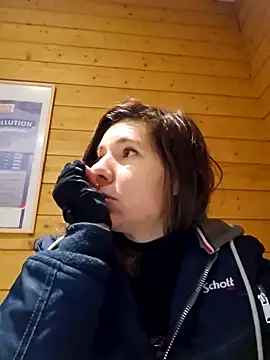 Snapshot of Lina_lou4 chatting on 01/21/25, 07:37 Lina lou4 online show from 01/21/25, 07:37