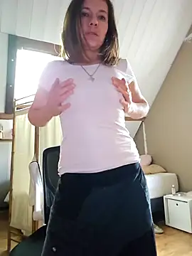 Snapshot of Lina_lou4 chatting on 02/22/25, 09:01 Lina lou4 online show from 02/22/25, 09:01