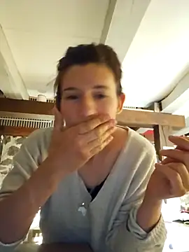 Snapshot of Lina_lou4 chatting on 03/04/25, 07:19 Lina lou4 online show from 03/04/25, 07:19