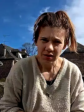 Snapshot of Lina_lou4 chatting on 03/05/25, 11:28 Lina lou4 online show from 03/05/25, 11:28