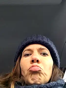 Snapshot of Lina_lou4 chatting on 03/16/25, 09:05 Lina lou4 online show from 03/16/25, 09:05