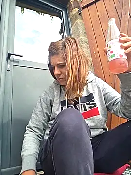 Snapshot of Lina_lou4 chatting on 09/28/25, 09:25 Lina lou4 online show from 09/28/25, 09:25