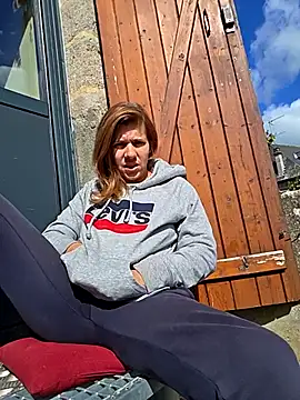 Snapshot of Lina_lou4 chatting on 10/05/25, 12:36 Lina lou4 online show from 10/05/25, 12:36