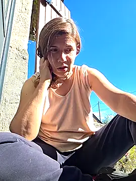 Snapshot of Lina_lou4 chatting on 10/10/25, 11:53 Lina lou4 online show from 10/10/25, 11:53