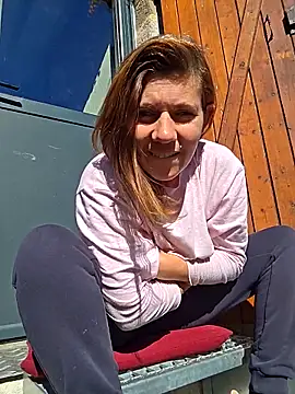 Snapshot of Lina_lou4 chatting on 10/18/25, 11:33 Lina lou4 online show from 10/18/25, 11:33