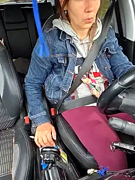 Snapshot of Lina_lou4 chatting on 10/19/25, 09:21 Lina lou4 online show from 10/19/25, 09:21