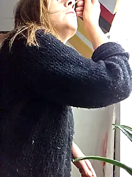 Snapshot of Lina_lou4 chatting on 10/25/25, 08:11 Lina lou4 online show from 10/25/25, 08:11