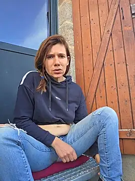 Snapshot of Lina_lou4 chatting on 11/08/25, 03:23 Lina lou4 online show from 11/08/25, 03:23