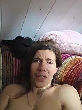 Snapshot of Lina_lou4 chatting on 11/11/25, 05:13 Lina lou4 online show from 11/11/25, 05:13