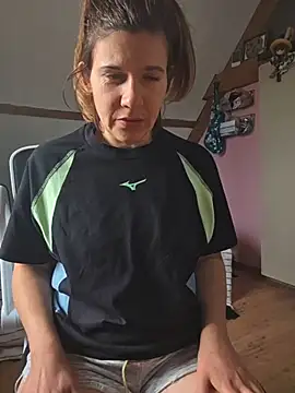 Snapshot of Lina_lou4 chatting on 11/24/25, 12:27 Lina lou4 online show from 11/24/25, 12:27