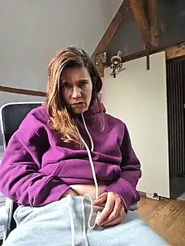 Snapshot of Lina_lou4 chatting on 12/15/25, 12:53 Lina lou4 online show from 12/15/25, 12:53