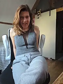 Snapshot of Lina_lou4 chatting on 02/06/26, 03:15 Lina lou4 online show from 02/06/26, 03:15