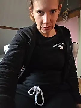 Snapshot of Lina_lou4 chatting on 02/19/26, 04:36 Lina lou4 online show from 02/19/26, 04:36