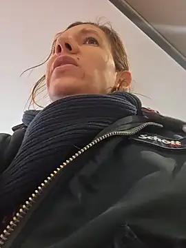 Snapshot of Lina_lou4 chatting on 02/22/26, 09:41 Lina lou4 online show from 02/22/26, 09:41