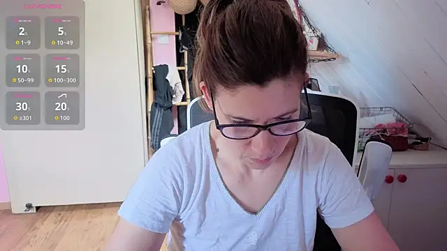 Lina lou4 online show from 05/11/26, 12:44