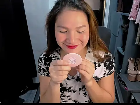 Snapshot of soooooANGEL chatting on 10/14/25, 01:17 soooooANGEL online show from 10/14/25, 01:17