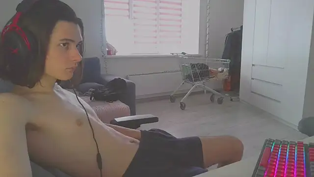 CandyChell online show from 12/12/24, 09:19