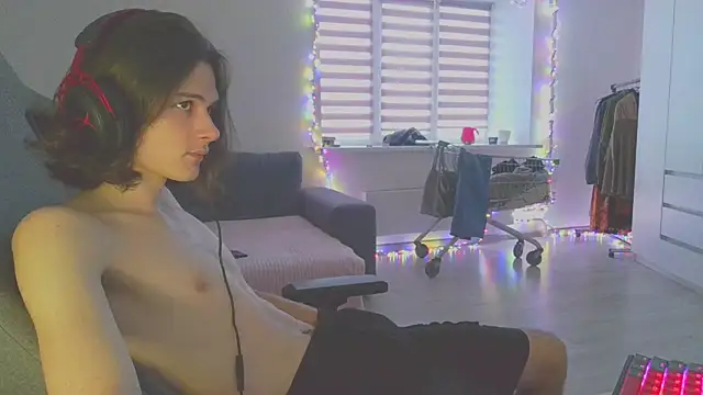 CandyChell online show from 12/22/24, 10:38