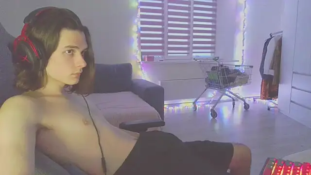 CandyChell online show from 12/28/24, 11:52