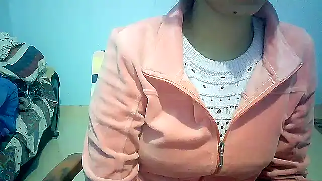 Snapshot of lovelydesi21 chatting on 12/08/24, 07:58 lovelydesi21 online show from 12/08/24, 07:58