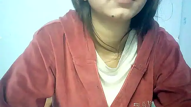 Snapshot of lovelydesi21 chatting on 12/15/24, 04:26 lovelydesi21 online show from 12/15/24, 04:26