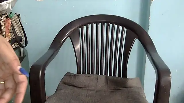 Snapshot of lovelydesi21 chatting on 09/13/25, 09:20 lovelydesi21 online show from 09/13/25, 09:20