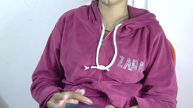 lovelydesi21 online show from 02/04/26, 04:57