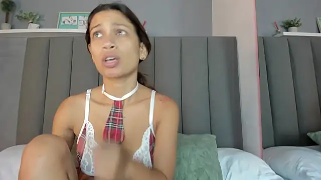 cora 22 online show from 10/28/25, 12:41