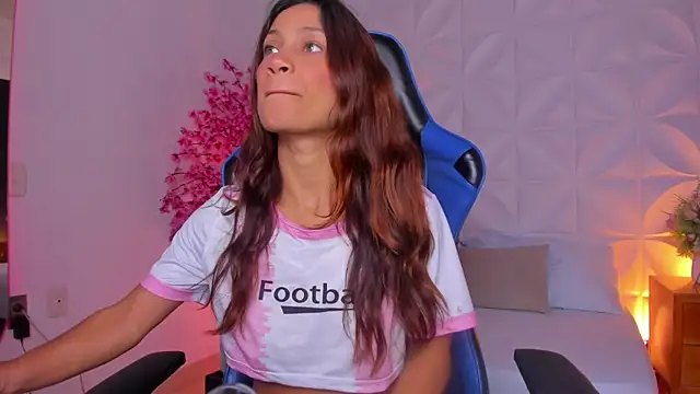 cora 22 online show from 01/10/26, 12:29