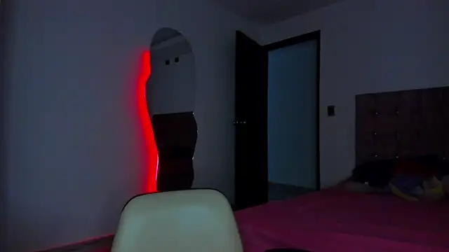 cora 22 online show from 04/17/26, 02:25