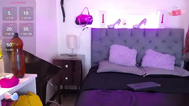 louise nails online show from 02/12/25, 09:33