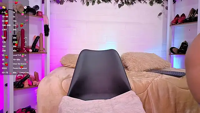 louise nails online show from 07/12/26, 04:53