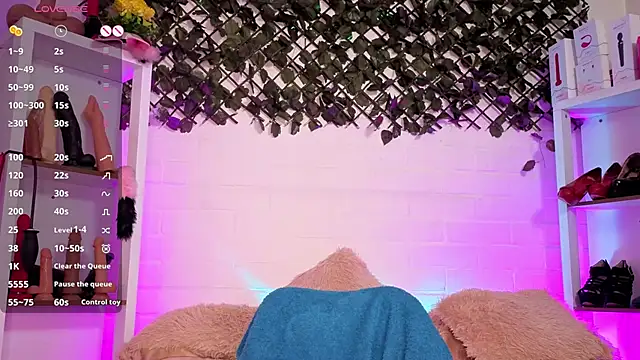 louise nails online show from 07/18/26, 03:54