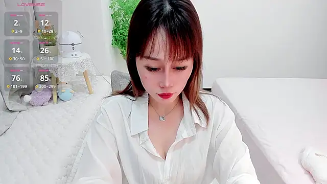 Snapshot of Vivian-6 chatting on 03/04/25, 10:57 Vivian-6 online show from 03/04/25, 10:57