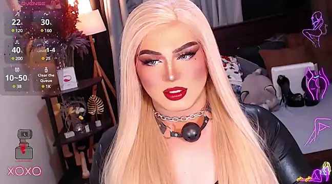 Snapshot of Bitch_Fowler69 chatting on 12/06/24, 03:44 Bitch Fowler69 online show from 12/06/24, 03:44