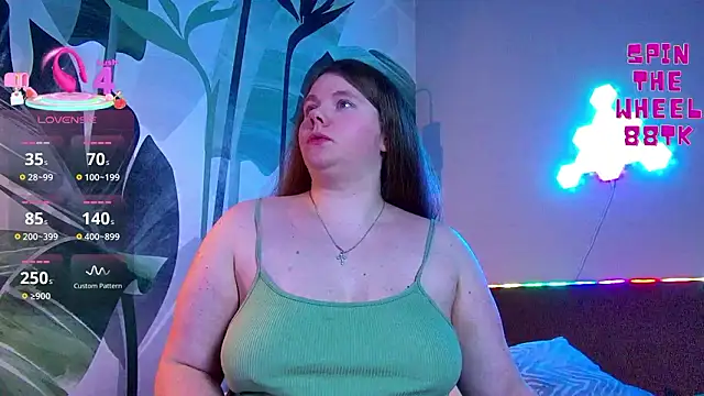 Snapshot of RubyValen chatting on 01/17/26, 01:32 RubyValen online show from 01/17/26, 01:32