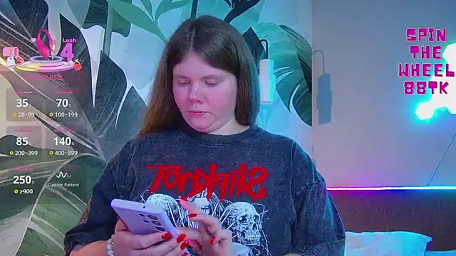 Snapshot of RubyValen chatting on 02/10/26, 01:10 RubyValen online show from 02/10/26, 01:10