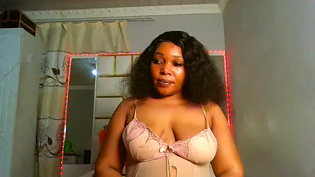Snapshot of SexyyNana chatting on 02/16/25, 05:48 SexyyNana online show from 02/16/25, 05:48