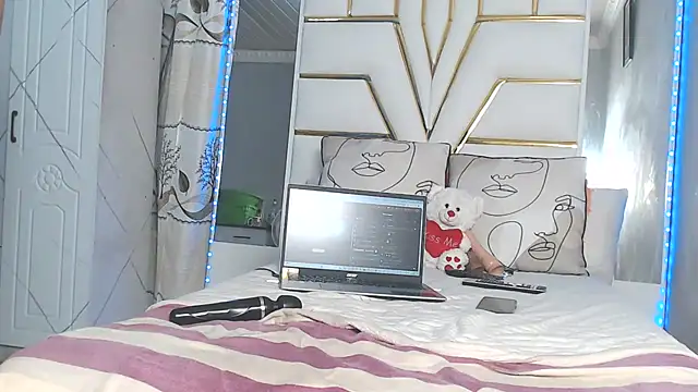 Snapshot of SexyyNana chatting on 02/20/25, 07:08 SexyyNana online show from 02/20/25, 07:08