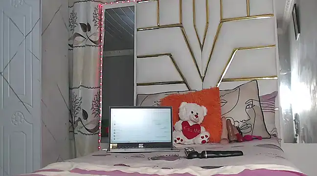 Snapshot of SexyyNana chatting on 03/08/25, 09:29 SexyyNana online show from 03/08/25, 09:29