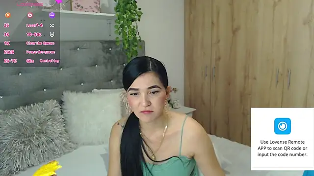 Snapshot of Neerea chatting on 07/24/26, 01:14 Neerea online show from 07/24/26, 01:14
