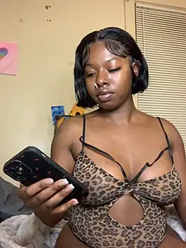 Snapshot of TinyBlazian901 chatting on 09/16/25, 03:29 TinyBlazian901 online show from 09/16/25, 03:29