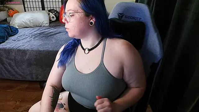 KiraSpitQueen online show from 02/08/25, 05:40