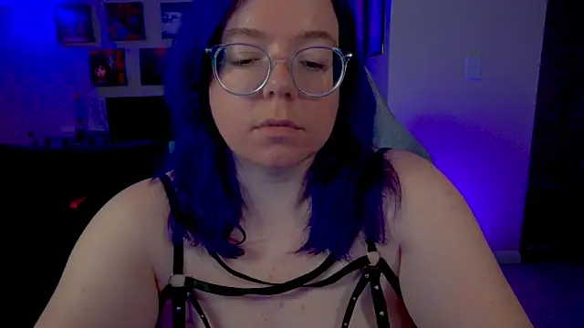 Snapshot of KiraSpitQueen chatting on 04/27/26, 03:48 KiraSpitQueen online show from 04/27/26, 03:48