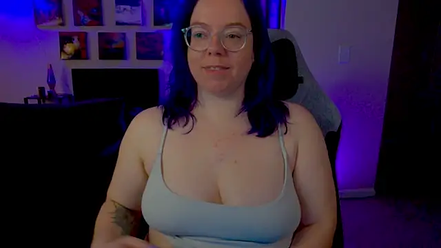 Snapshot of KiraSpitQueen chatting on 05/03/26, 03:56 KiraSpitQueen online show from 05/03/26, 03:56