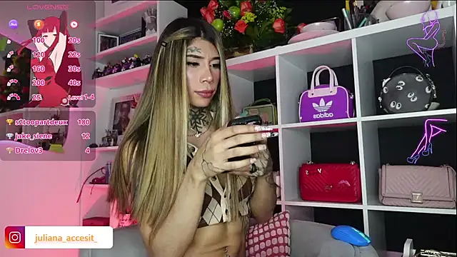 caroline cossei online show from 02/11/25, 09:09