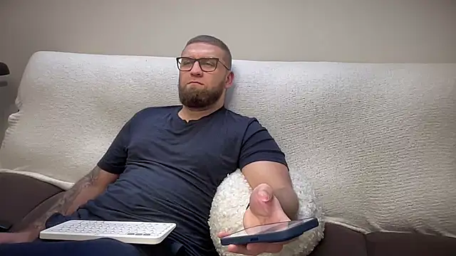 Bear bear  online show from 12/23/24, 11:04