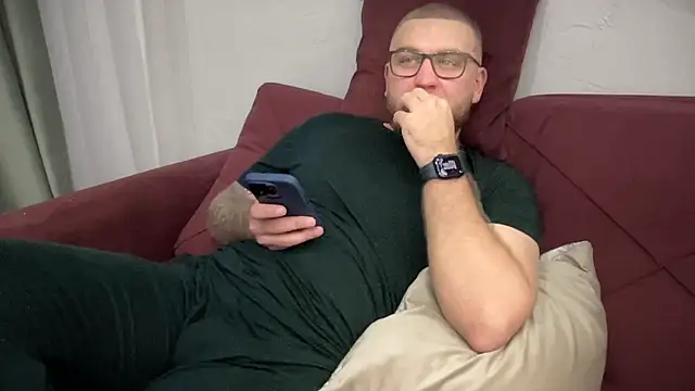 Bear bear  online show from 01/28/25, 01:27