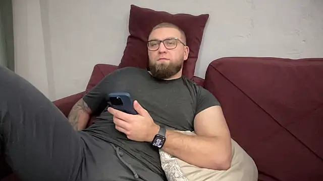 Bear bear  online show from 02/05/25, 06:04