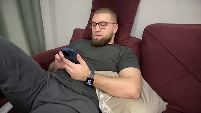 Bear bear  online show from 02/06/25, 05:30